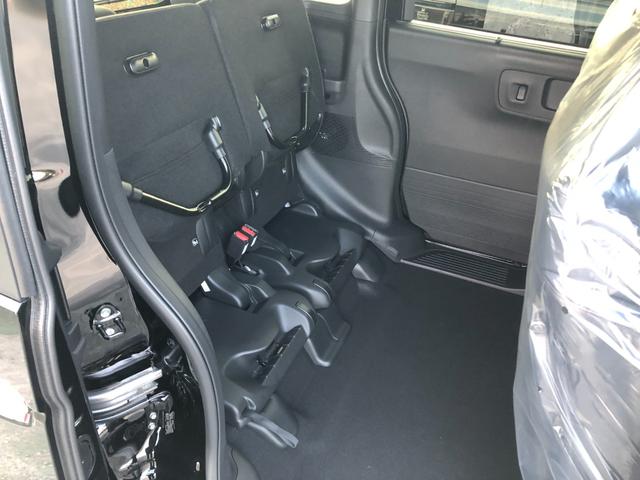 リアシートも広々として使いやすいです！！その他、気になる点がございましたら、お気軽にお問い合わせ下さいませ！