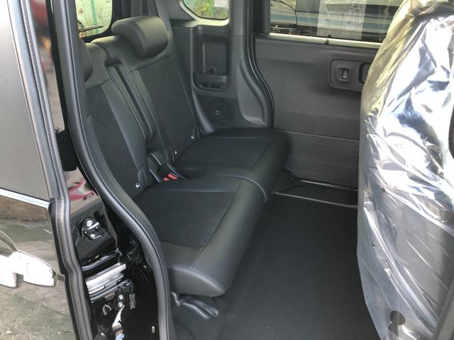 リアシートも広々として使いやすいです！！その他、気になる点がございましたら、お気軽にお問い合わせ下さいませ！