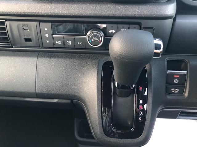 京都の自動車販売店ケイスマイル洛西店です！オールメーカー常時在庫２００台完備！ほしい車がきっと見つかります！その他、気になる点がございましたら、お気軽にお問い合わせ下さいませ！