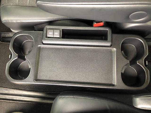 ヴォクシー ハイブリッドＳ－Ｚ　中古車　ハイブリッド　衝突軽減ブレーキ　両側パワースライドドア　オートエアコン（29枚目）