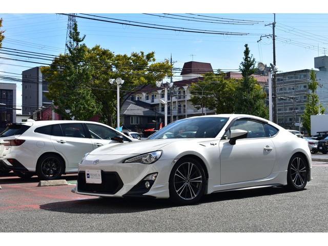 ８６ ＧＴリミテッド　ＨＫＳスーパーチャージャー　ＴＲＤフルエアロ＆マフラー　ＢＬＩＴＺ車高調　社外エキマニ　純正ナビ　フルセグ　Ｂカメラ　ＥＴＣ　ハーフレザー　シートヒーター　ＨＩＤ　パドルＳ　車検Ｒ８年６月（35枚目）