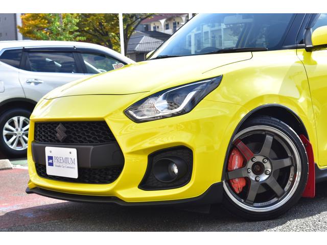 目の覚めるような色鮮やかなチャンピオンイエローのスイフトをベースにセンス良くカスタマイズされ、存在感のある一台。。。