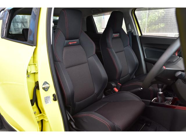 シートに気になるダメージや汚れ等ございません。シートヒーター付き。。。