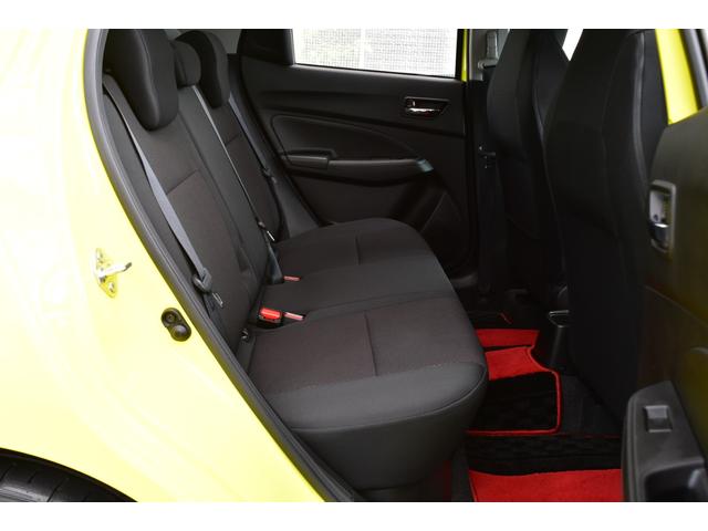 使用感を感じさせないリアシート。。。非常にクリーンな状態になります。