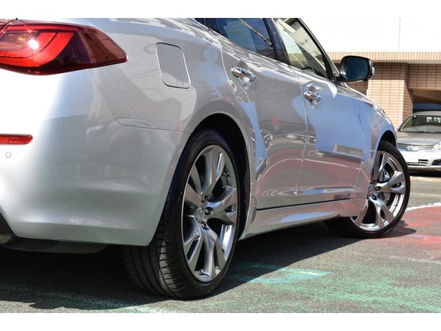 フーガ ３７０ＧＴ　タイプＳ　後期型　ＯＰプレミアムインテリアＰＫＧ　セーフティシールド　専用セミアニリン革　エアシート＆ヒーター　純正ナビ　フルセグ　アラウンドビュー　ＥＴＣ　専用２０ＡＷ　ＬＥＤヘッド　Ｃソナー　Ｒクルーズ（7枚目）