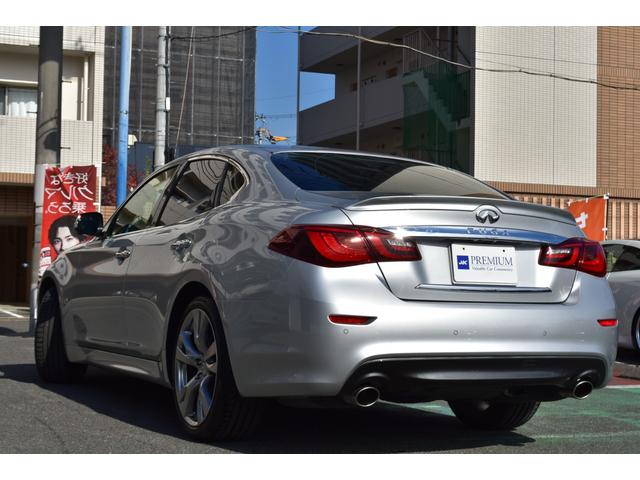 フーガ ３７０ＧＴ　タイプＳ　後期型　ＯＰプレミアムインテリアＰＫＧ　セーフティシールド　専用セミアニリン革　エアシート＆ヒーター　純正ナビ　フルセグ　アラウンドビュー　ＥＴＣ　専用２０ＡＷ　ＬＥＤヘッド　Ｃソナー　Ｒクルーズ（9枚目）