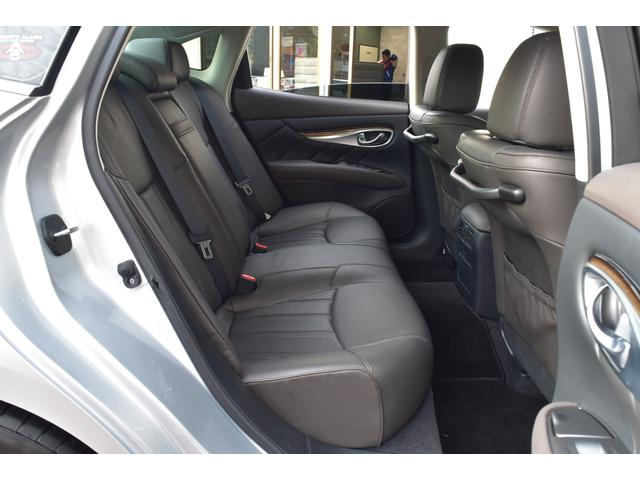 フーガ ３７０ＧＴ　タイプＳ　後期型　ＯＰプレミアムインテリアＰＫＧ　セーフティシールド　専用セミアニリン革　エアシート＆ヒーター　純正ナビ　フルセグ　アラウンドビュー　ＥＴＣ　専用２０ＡＷ　ＬＥＤヘッド　Ｃソナー　Ｒクルーズ（40枚目）