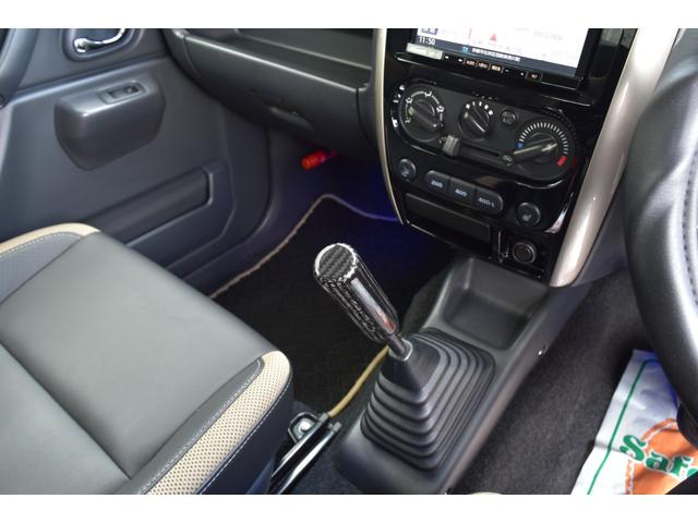 ５速マニュアル。。。遠方のユーザー様にも安心してご購入いただけますように１年間走行無制限の手厚い保証プランもございます。ぜひご相談ください。