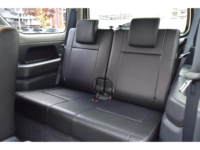 後席シートは使用された形跡も少なく、大変クリーンなコンディションを保っております。。。