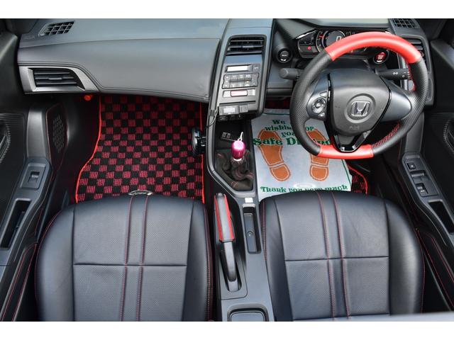 �u���b�N����Ƃ����X�|�[�e�B�[�ȃC���e���A�B�B�B�u���b�N×���b�h�̃��U�[���V�[�g�J�o�[���������ꍂ�����̑�����������ԁB�B�B