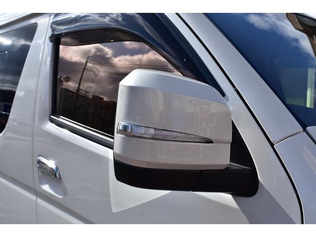 ハイエースワゴン ＧＬ　１オナ　ＴＳＳ　内装架装　ベッドキット＆フローリング仕様　レガンスＦＳＲスポイラー　ＷＡＬＤルーフスポ　ＥＳＳＥＸ１８ＡＷ　ローダウン　外ボンネット　ナビ　フルセグ　全方位カメラ　フリップダウン（30枚目）