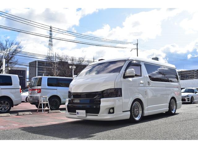 ハイエースワゴン ＧＬ　１オナ　ＴＳＳ　内装架装　ベッドキット＆フローリング仕様　レガンスＦＳＲスポイラー　ＷＡＬＤルーフスポ　ＥＳＳＥＸ１８ＡＷ　ローダウン　外ボンネット　ナビ　フルセグ　全方位カメラ　フリップダウン（42枚目）