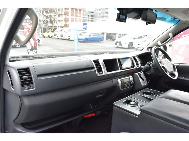 ハイエースワゴン ＧＬ　１オナ　ＴＳＳ　内装架装　ベッドキット＆フローリング仕様　レガンスＦＳＲスポイラー　ＷＡＬＤルーフスポ　ＥＳＳＥＸ１８ＡＷ　ローダウン　外ボンネット　ナビ　フルセグ　全方位カメラ　フリップダウン（69枚目）