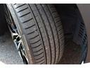フロントタイヤは245/35-21になります。タイヤは5分山程ございます。少しタイヤが小さいのでお安く新品交換も賜りますぜひご相談ください。