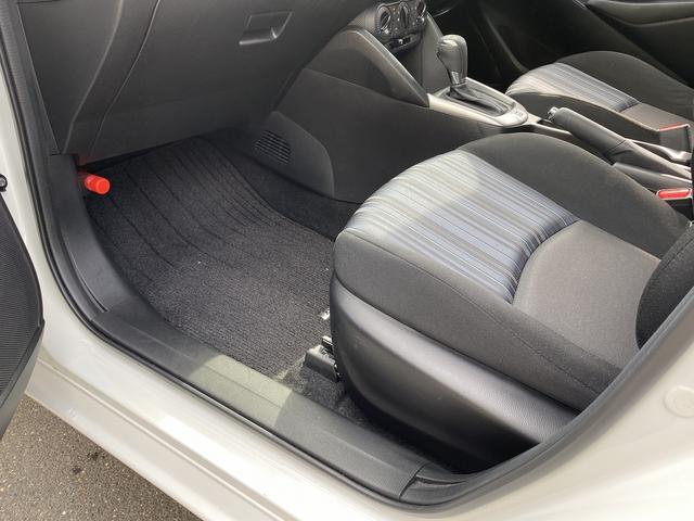 13C 1オーナー 禁煙車 プッシュスタート&スマートキー アイドリングストップ MTモード付オートマチック 純正FM/AM/USB/AUXプレーヤー ETC 電動格納ミラー 盗難防止 横滑り防止システム(70枚目)