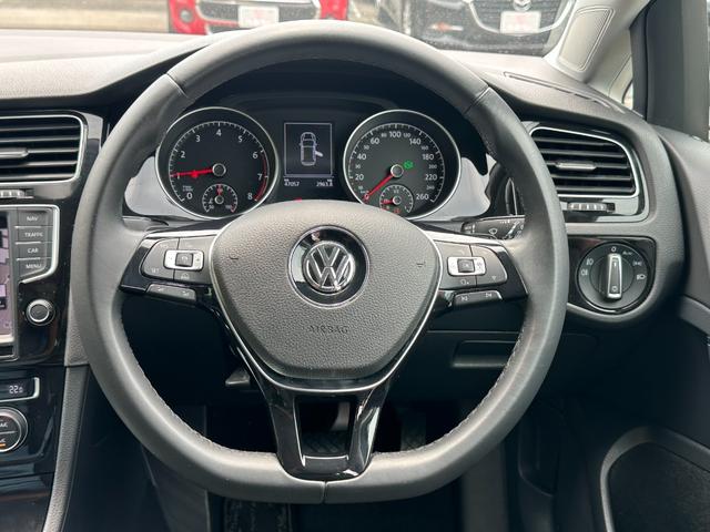 ゴルフ ＴＳＩハイライン　ユーザー買取　禁煙車　純正ナビ　フルセグ　Ｂカメラ　Ｂｌｕｅｔｏｏｔｈ　ドライブレコーダー　ＡＣＣ　衝突軽減ブレーキ　スマートキー　Ｐスタート　ＨＩＤ　純正ＡＷ　スペアキー（9枚目）