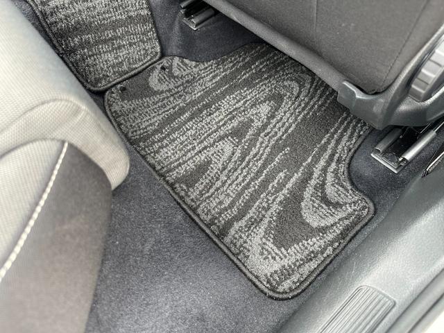 ゴルフ ＴＳＩハイライン　ユーザー買取　禁煙車　純正ナビ　フルセグ　Ｂカメラ　Ｂｌｕｅｔｏｏｔｈ　ドライブレコーダー　ＡＣＣ　衝突軽減ブレーキ　スマートキー　Ｐスタート　ＨＩＤ　純正ＡＷ　スペアキー（29枚目）