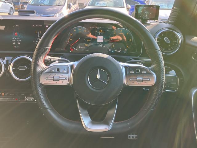 Ａクラス Ａ２００ｄ　ＡＭＧライン　社外パナメリカーナグリル　ユーザー買取車　禁煙　メーカーナビ　フルセグ　バックカメラ　ＥＴＣ２．０　レーダーセーフティＰＫＧ　ＡＣＣ　ハーフレザーシート　マルチビームＬＥＤ　純正ドラレコ　スペアキー（8枚目）