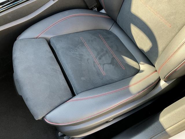 Ａクラス Ａ２００ｄ　ＡＭＧライン　社外パナメリカーナグリル　ユーザー買取車　禁煙　メーカーナビ　フルセグ　バックカメラ　ＥＴＣ２．０　レーダーセーフティＰＫＧ　ＡＣＣ　ハーフレザーシート　マルチビームＬＥＤ　純正ドラレコ　スペアキー（30枚目）