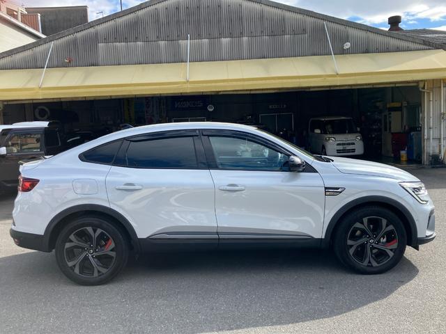 アルカナ ルノー スポール ラインE-テックハイブリッド 純正ディスプレイオーディオ ETC 全方位カメラ ユーザー買取車 禁煙車 アダプティブクルーズコントロール パワーシート ハーフレザーシート シートヒーター ブラインドスポットアシスト LEDライト(4枚目)