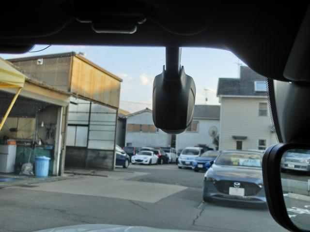 シビック EX ホンダセンシング ホンダコネクトディスプレイナビTV BOSEプレミアムサウンドシステム 前後ドラレコ LEDヘッドライト ウルトラスエードコンビシート パワーシート ワイヤレス充電 スペアキー 禁煙(3枚目)