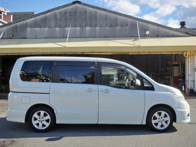 セレナ ハイウェイスター Vセレクション リアフリップダウンモニター ナビTV 禁煙 両側電動スライドドア バックドアオートクローザー HIDヘッドランプ レザーステアリング(11枚目)