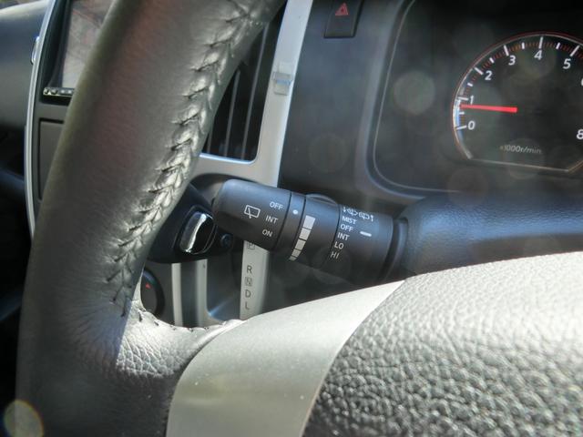 セレナ ハイウェイスター Vセレクション リアフリップダウンモニター ナビTV 禁煙 両側電動スライドドア バックドアオートクローザー HIDヘッドランプ レザーステアリング(17枚目)