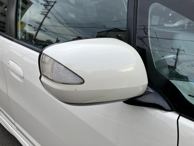 フィット RS ハイウェイエディション 純正ワンセグナビ ETC Bカメラ ユーザー買取車 禁煙車 キーレス スペアキー 社外16インチアルミホイール 純正フロアマット 純正ドアバイザー HIDヘッドライト オートエアコン ウインカーミラー(11枚目)