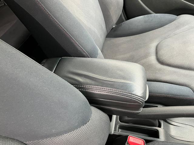 フィット RS ハイウェイエディション 純正ワンセグナビ ETC Bカメラ ユーザー買取車 禁煙車 キーレス スペアキー 社外16インチアルミホイール 純正フロアマット 純正ドアバイザー HIDヘッドライト オートエアコン ウインカーミラー(34枚目)