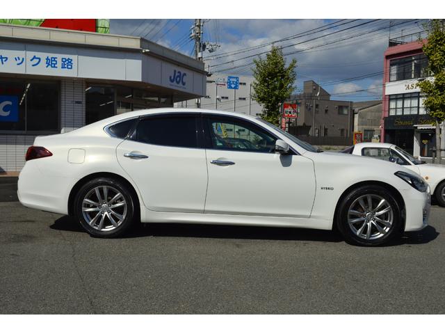 フーガハイブリッド ベースグレード 後期型 全方位運転支援システム インテリジェントクルーズコントロール 純正HDDナビ・TV・アラウンドビューモニター ハーフレザーシート パワーシート 純正18インチアルミ ETC 記録簿(5枚目)