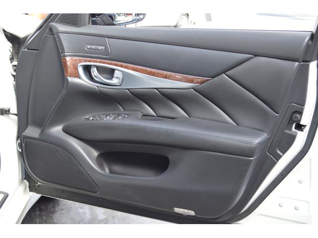 フーガハイブリッド ベースグレード 後期型 全方位運転支援システム インテリジェントクルーズコントロール 純正HDDナビ・TV・アラウンドビューモニター ハーフレザーシート パワーシート 純正18インチアルミ ETC 記録簿(50枚目)