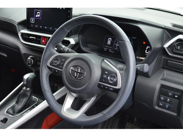 ライズ Z ワンオーナー パノラミックビューモニター 9インチディスプレイオーディオ レーダークルーズ 2トーンカラー TRDフロントバンパーガーニッシュ 純正17インチアルミホイール(17枚目)