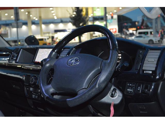 ハイエースワゴン ＧＬ　ＳＡＩＶＡＸスペシャルコンプリートワゴン（バタフライシート・ベッド・フローリングフロア・ＷＡＬＤエアロ・リアスポ）　デイトナクロムメッキ１６インチＡＷ　ローダウン　ＬＥＤテールライト　フリップダウン（47枚目）