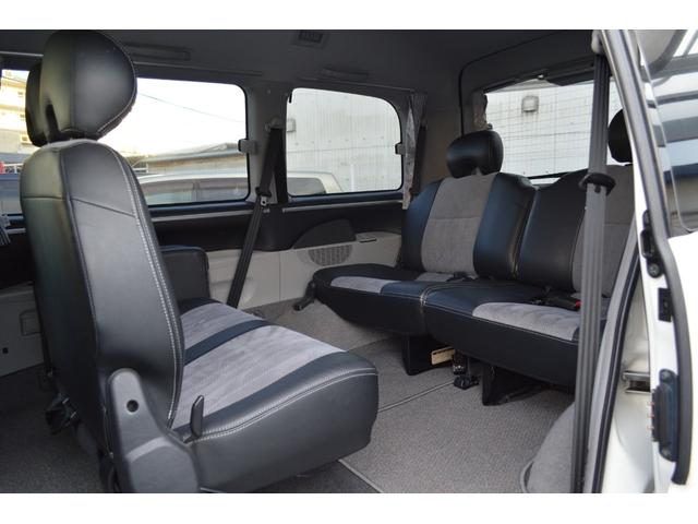 ３列シート。８人乗りです。