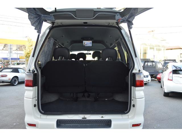 リアゲート内は広々使えて、リアシートを倒したりとシートアレンジ次第で遊び・通勤・送り迎え・買い物と自由が広がります。