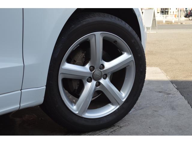 Q5 2.0TFSIクワトロ Sラインパッケージ 純19インチAW Pバックドア コーナーセンサー アイドリングストップ ETC 前後ドラレコ クルコン ルーフレール Bカメラ ダウンヒルアシスト パドルシフト 電格ミラー(10枚目)