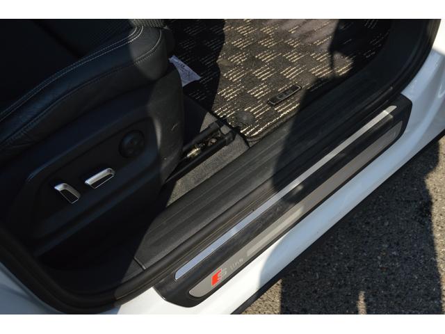 Q5 2.0TFSIクワトロ Sラインパッケージ 純19インチAW Pバックドア コーナーセンサー アイドリングストップ ETC 前後ドラレコ クルコン ルーフレール Bカメラ ダウンヒルアシスト パドルシフト 電格ミラー(41枚目)