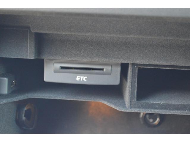 Q5 2.0TFSIクワトロ Sラインパッケージ 純19インチAW Pバックドア コーナーセンサー アイドリングストップ ETC 前後ドラレコ クルコン ルーフレール Bカメラ ダウンヒルアシスト パドルシフト 電格ミラー(55枚目)