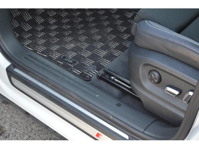 Q5 2.0TFSIクワトロ Sラインパッケージ 純19インチAW Pバックドア コーナーセンサー アイドリングストップ ETC 前後ドラレコ クルコン ルーフレール Bカメラ ダウンヒルアシスト パドルシフト 電格ミラー(60枚目)