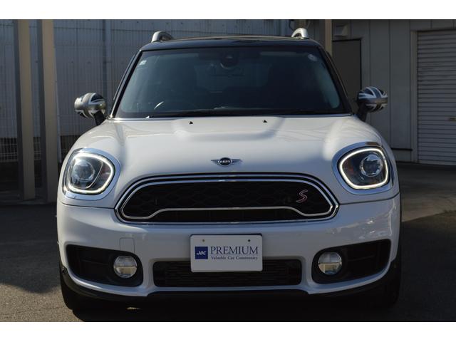 ＭＩＮＩ クーパーＳ　クロスオーバー　ペッパーパッケージ　インテリジェントセーフティ　レーダークルーズ　パワーバックドア　純正ナビ・フルセグＴＶ・リアビューカメラ　ＣＬＵＢＬＩＮＥＡ１９インチアルミ　アイドリングストップ　ＥＴＣ（2枚目）