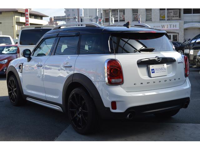 ＭＩＮＩ クーパーＳ　クロスオーバー　ペッパーパッケージ　インテリジェントセーフティ　レーダークルーズ　パワーバックドア　純正ナビ・フルセグＴＶ・リアビューカメラ　ＣＬＵＢＬＩＮＥＡ１９インチアルミ　アイドリングストップ　ＥＴＣ（8枚目）