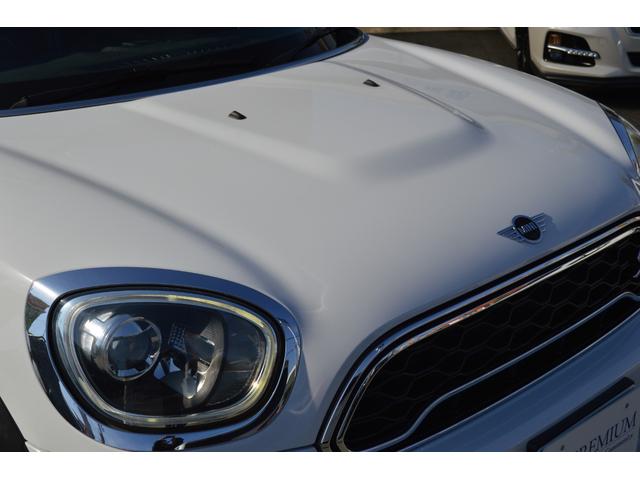 ＭＩＮＩ クーパーＳ　クロスオーバー　ペッパーパッケージ　インテリジェントセーフティ　レーダークルーズ　パワーバックドア　純正ナビ・フルセグＴＶ・リアビューカメラ　ＣＬＵＢＬＩＮＥＡ１９インチアルミ　アイドリングストップ　ＥＴＣ（9枚目）