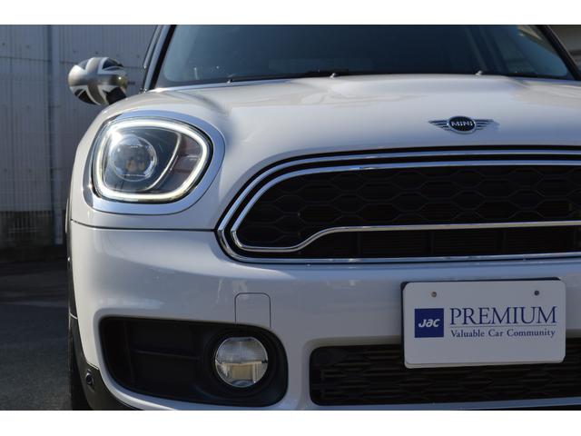 ＭＩＮＩ クーパーＳ　クロスオーバー　ペッパーパッケージ　インテリジェントセーフティ　レーダークルーズ　パワーバックドア　純正ナビ・フルセグＴＶ・リアビューカメラ　ＣＬＵＢＬＩＮＥＡ１９インチアルミ　アイドリングストップ　ＥＴＣ（10枚目）