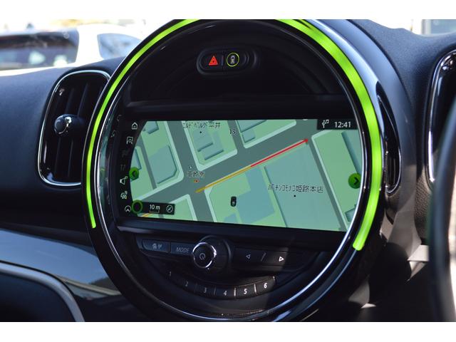 ＭＩＮＩ クーパーＳ　クロスオーバー　ペッパーパッケージ　インテリジェントセーフティ　レーダークルーズ　パワーバックドア　純正ナビ・フルセグＴＶ・リアビューカメラ　ＣＬＵＢＬＩＮＥＡ１９インチアルミ　アイドリングストップ　ＥＴＣ（20枚目）