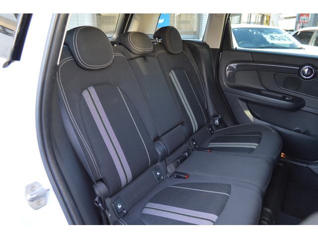 ＭＩＮＩ クーパーＳ　クロスオーバー　ペッパーパッケージ　インテリジェントセーフティ　レーダークルーズ　パワーバックドア　純正ナビ・フルセグＴＶ・リアビューカメラ　ＣＬＵＢＬＩＮＥＡ１９インチアルミ　アイドリングストップ　ＥＴＣ（23枚目）