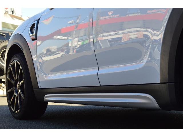 ＭＩＮＩ クーパーＳ　クロスオーバー　ペッパーパッケージ　インテリジェントセーフティ　レーダークルーズ　パワーバックドア　純正ナビ・フルセグＴＶ・リアビューカメラ　ＣＬＵＢＬＩＮＥＡ１９インチアルミ　アイドリングストップ　ＥＴＣ（30枚目）