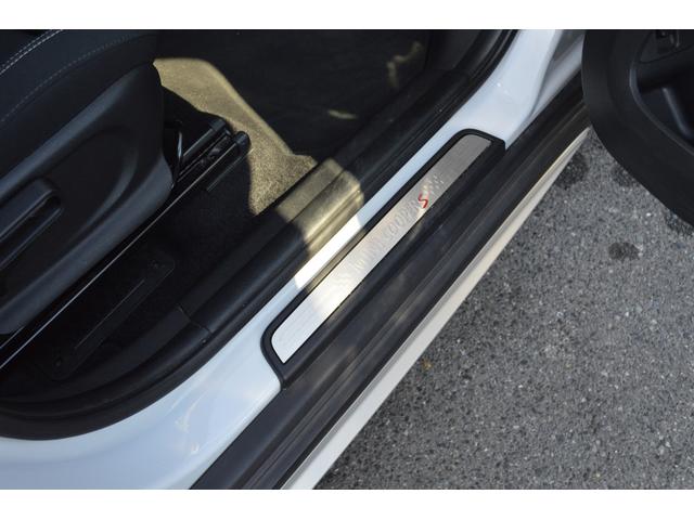 ＭＩＮＩ クーパーＳ　クロスオーバー　ペッパーパッケージ　インテリジェントセーフティ　レーダークルーズ　パワーバックドア　純正ナビ・フルセグＴＶ・リアビューカメラ　ＣＬＵＢＬＩＮＥＡ１９インチアルミ　アイドリングストップ　ＥＴＣ（44枚目）