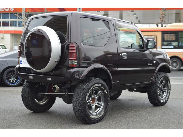 ジムニー クロスアドベンチャー　カスタムペイント　リフトアップ　１６インチアルミ＆ジオランダーＸ－ＡＴ　ＨＫＳマフラー　ショートバンパー　オーバーフェンダー　デジタルインナーミラー　外テールライト　フルレザーシート　シートヒーター（4枚目）