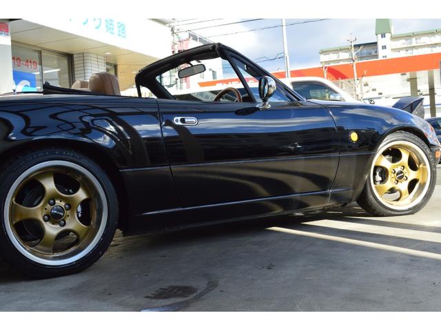 ユーノスロードスター Ｖスペシャル　５速ＭＴ　ＮＢ用エアコン装着　タイミングベルト交換済み　タンレザーシート　ワーク１６インチアルミ　ＫＹＢショックローダウン　クロス幌ガラススクリーン　ＥＴＣ（9枚目）