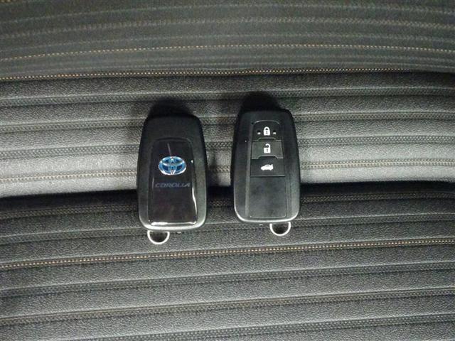 カローラ ハイブリッド ダブルバイビー 衝突軽減システム ETC付き フルセグテレビ LEDランプ パワーウィンドウ バックモニタ キーレスエントリー AAC エアバッグ オートクルーズコントロール 盗難防止装置 アルミホイール 横滑り防止(29枚目)